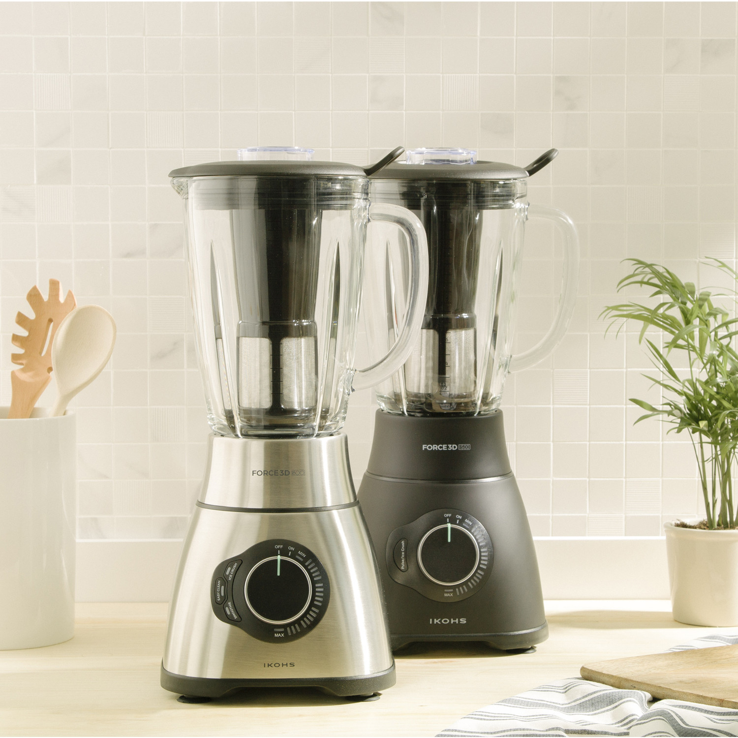 BLENDER FORCE 3D Liquidificador estilo americano de 1800W Create Ikohs